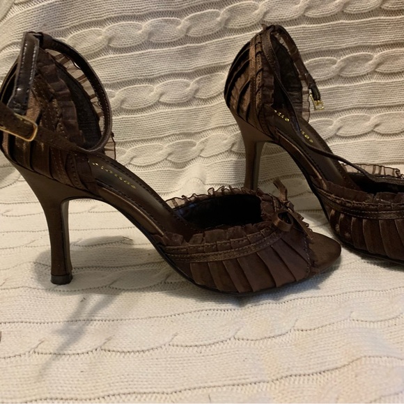 New in box brown satin ruffle heels - Picture 2 of 13